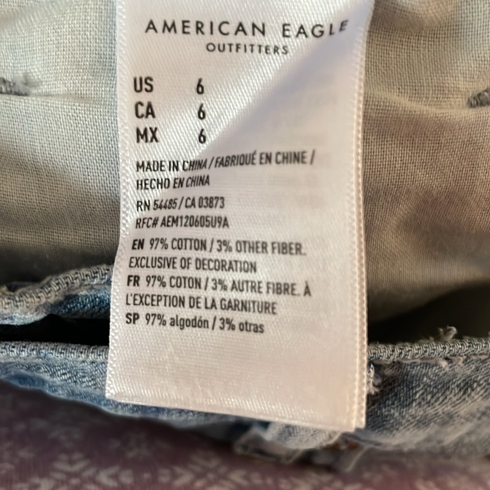 American Eagle Highest Rise Mom Short Light Blue‎ Plaid Jean Shorts - Picture 9 of 9